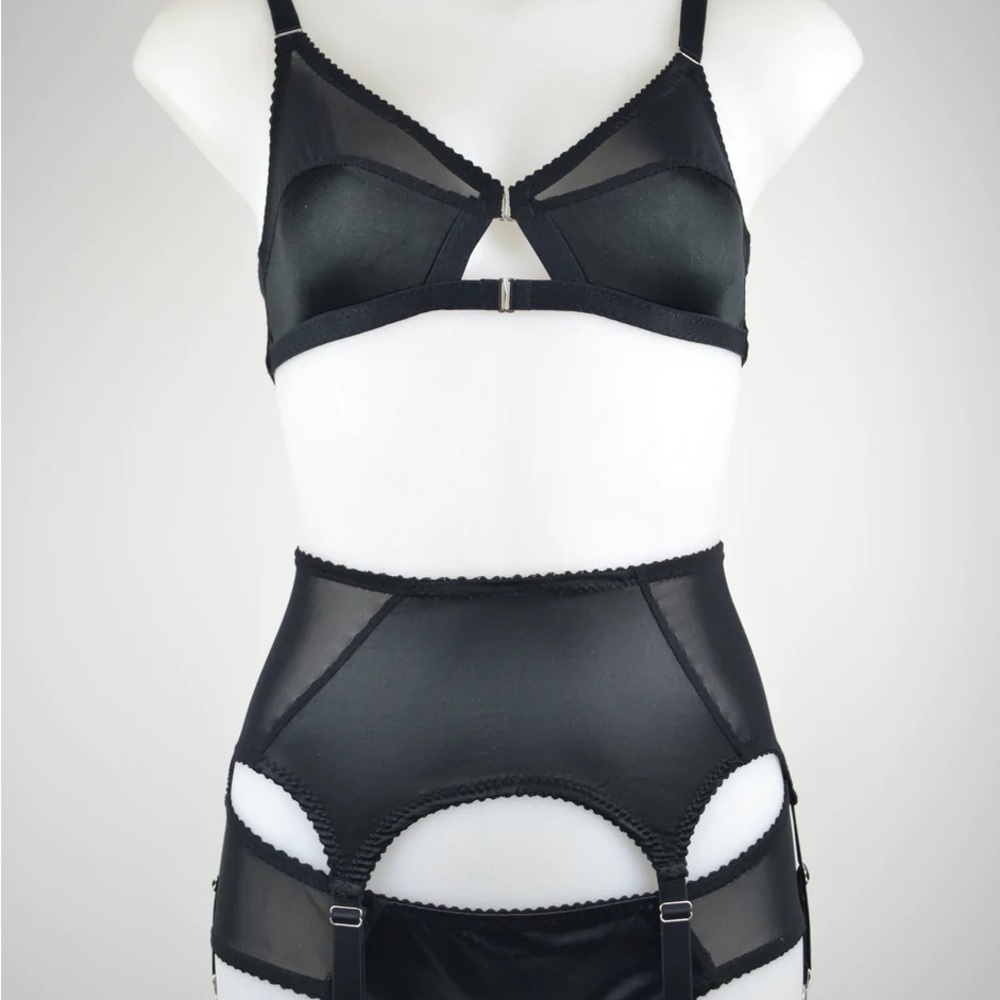 Pip and Pantalaimon Garter Belt UK12